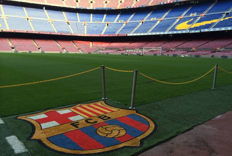 巴萨为什么有钱