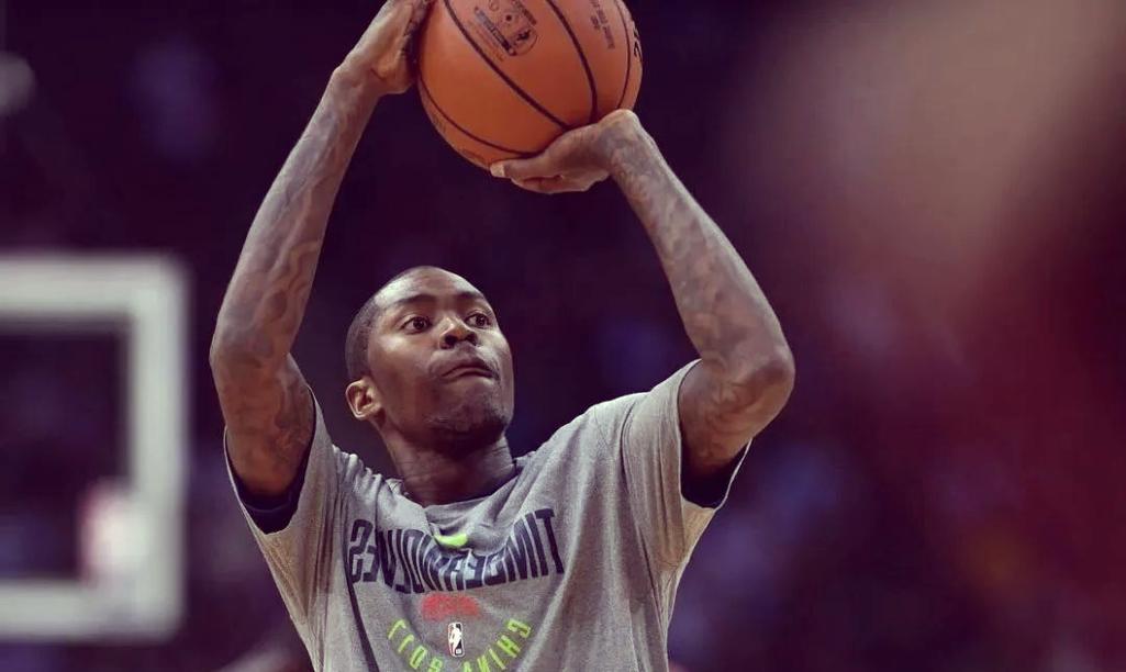 贾马尔克劳福德还在打球吗