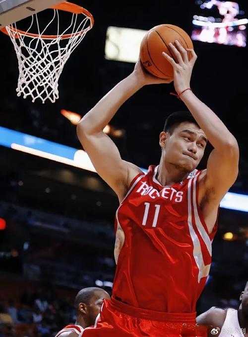 姚明是什么原因退役