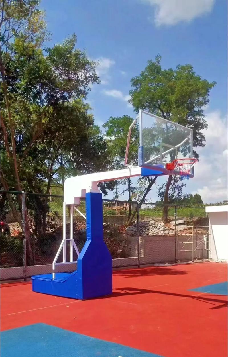 篮球架大概有多高