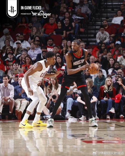 火箭队与骑士队比赛