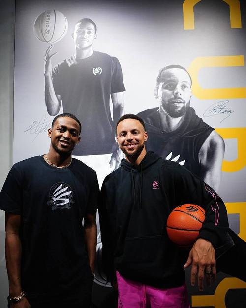 库里和谁配合好