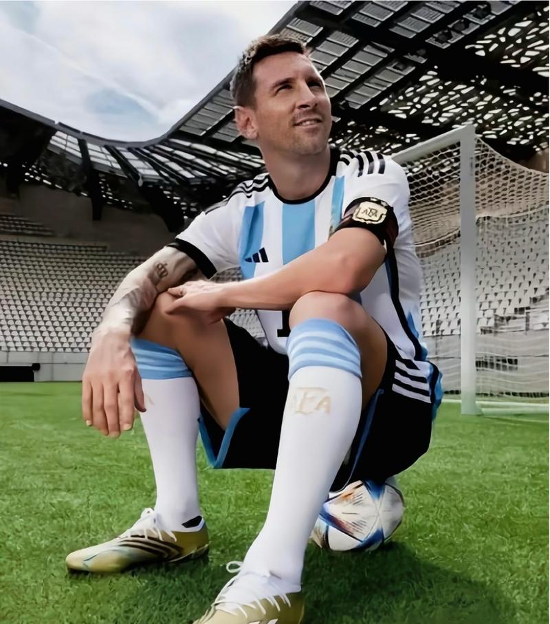 梅西是宽脚吗还是长脚