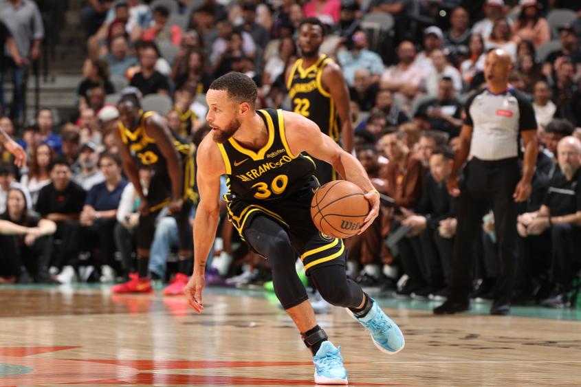 库里爆发的比赛