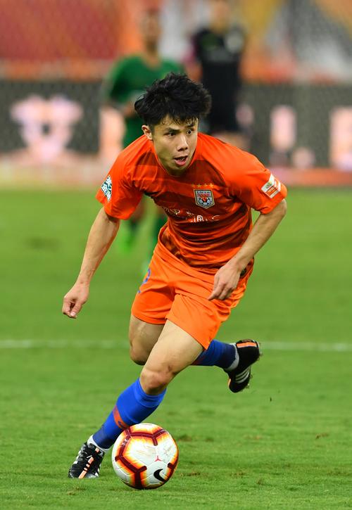 蒿俊闵踢过欧冠吗