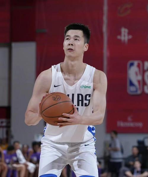 男篮郭昊文简介