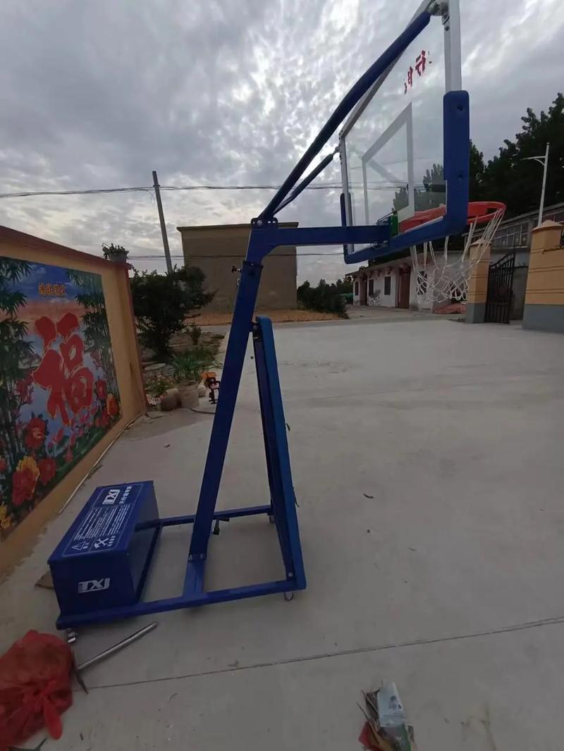 二手篮球架多少钱一个新的