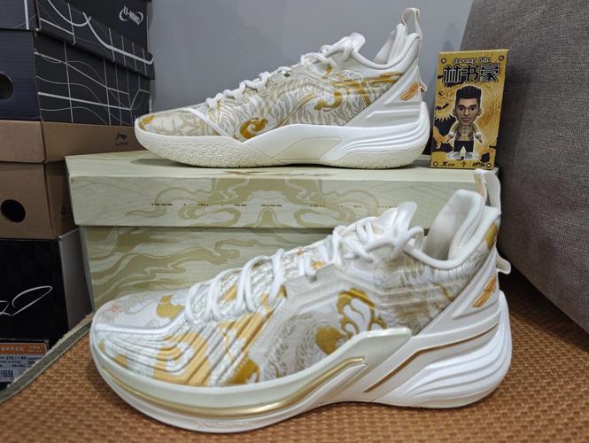 林书豪联名特步