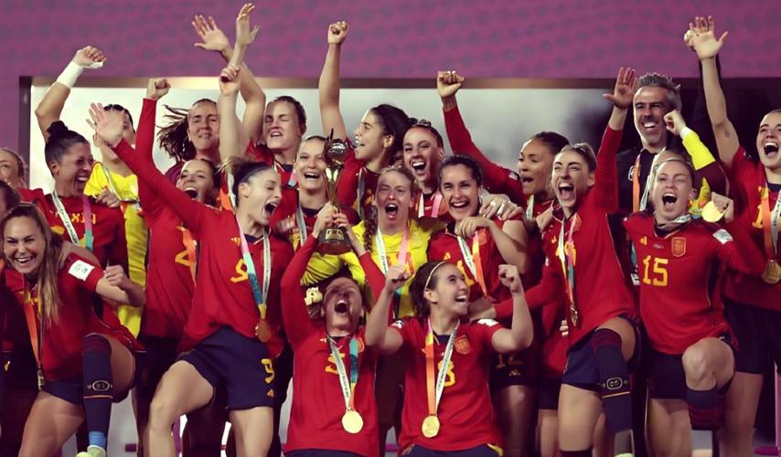 06年世界杯，那抹金色的荣耀，究竟属于谁？