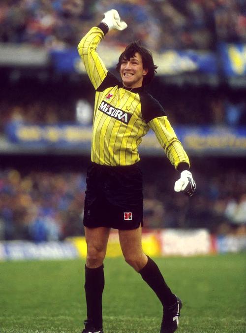 08-09赛季国米阵容：那群蓝黑战士的青春记忆