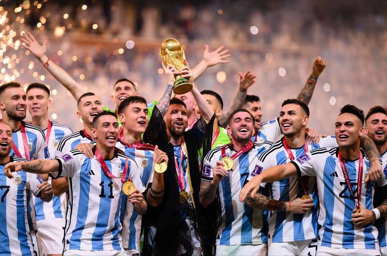 2021世界杯：输赢之间，激情燃烧的足球之夜