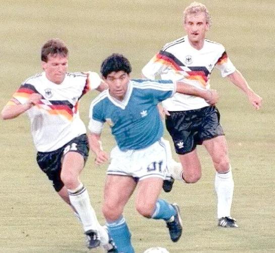1986年世界杯，梅西的爷爷对决德国，那场经典之战你还记得吗？